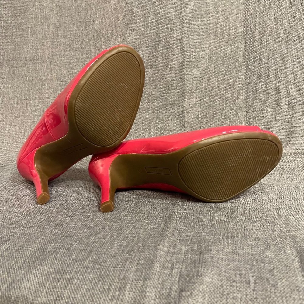 NWOT Kelly and Katie Izzy Peep Toe Patent Pump Heel in Pink Women's Size 7M - Picture 6 of 8